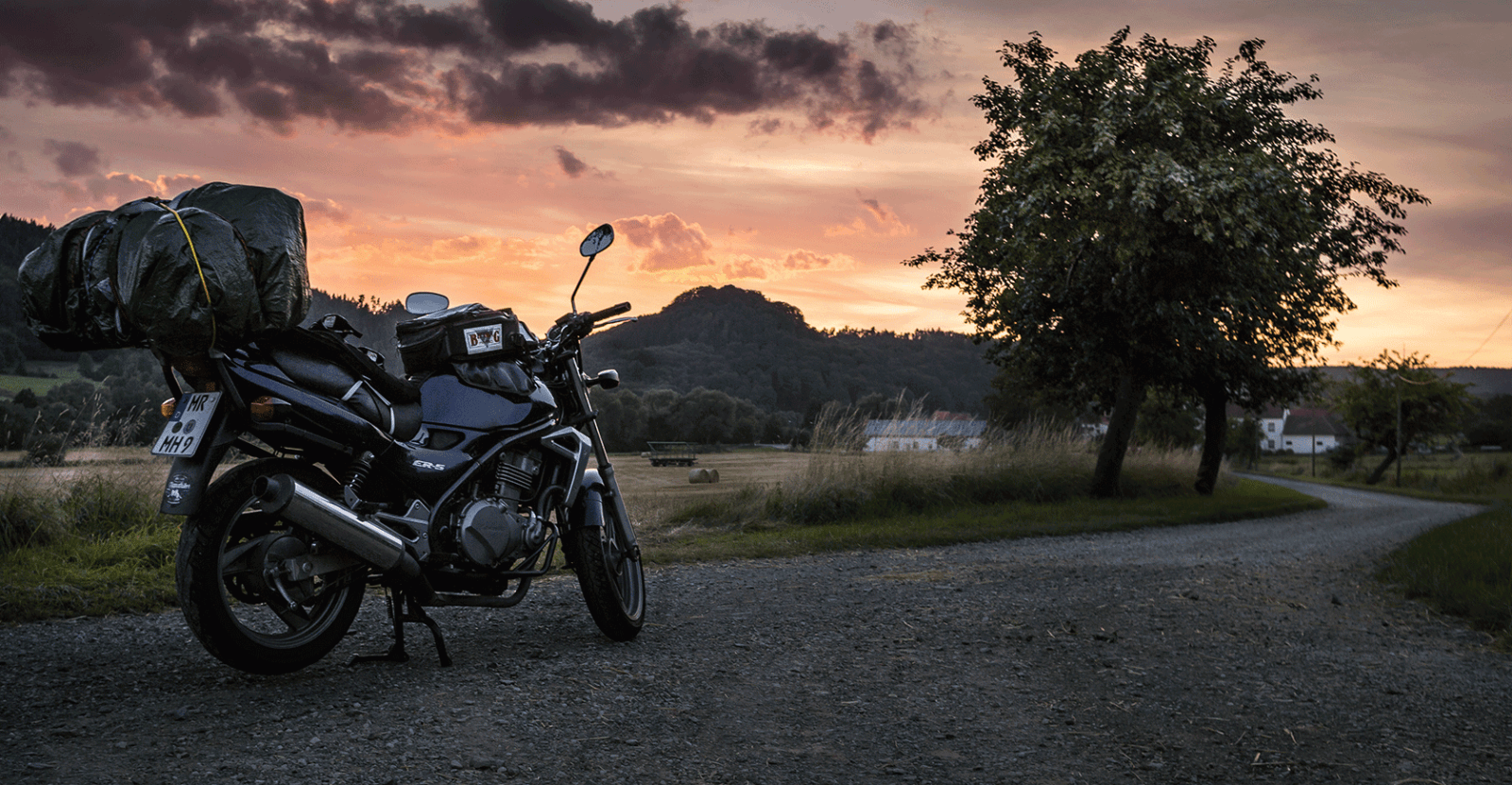 Kawasaki ER 5 vor Sonnenuntergang