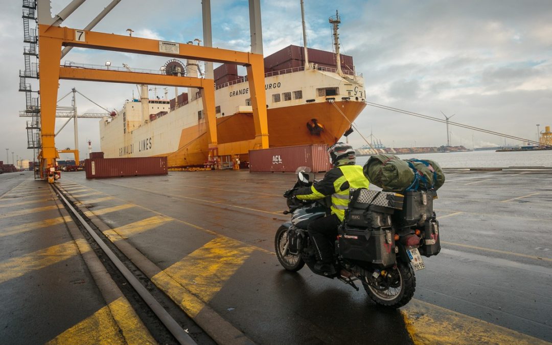Motorradtransport – Wie kommen wir über den Atlantik?